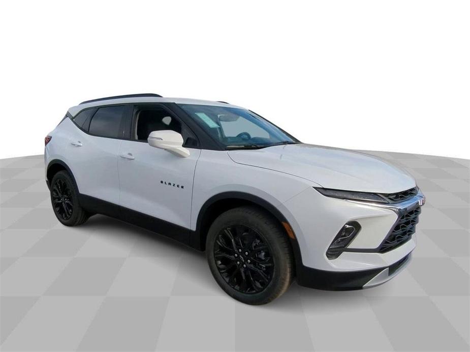 new 2025 Chevrolet Blazer car, priced at $38,334