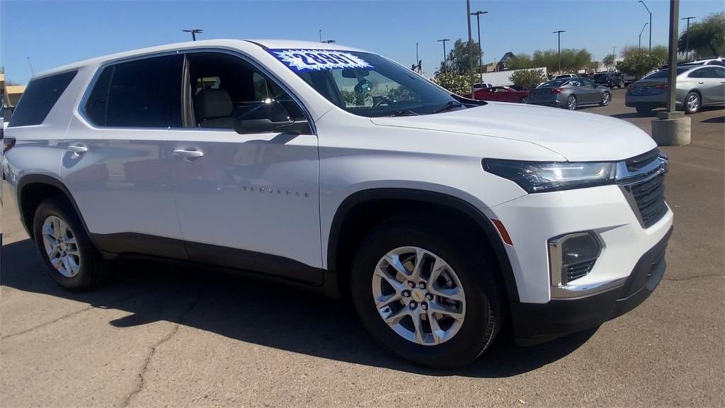 used 2023 Chevrolet Traverse car, priced at $28,491