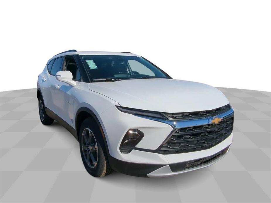 new 2025 Chevrolet Blazer car, priced at $38,565