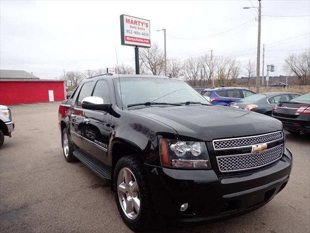 used 2009 Chevrolet Avalanche car, priced at $11,881