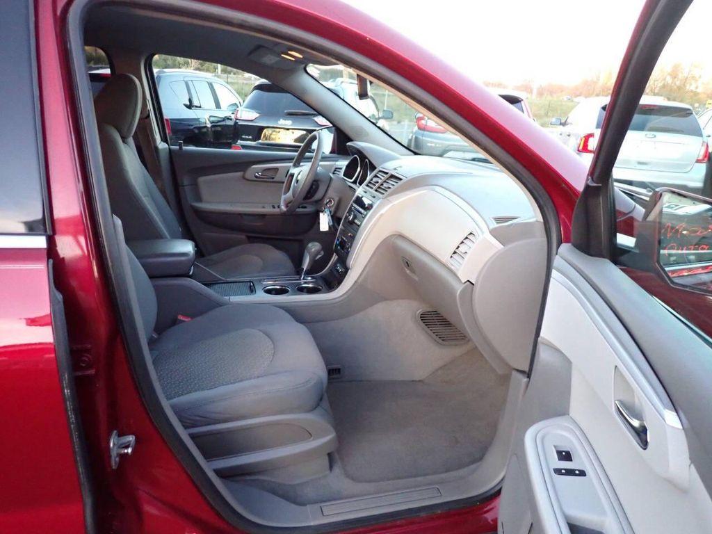 used 2010 Chevrolet Traverse car, priced at $3,981