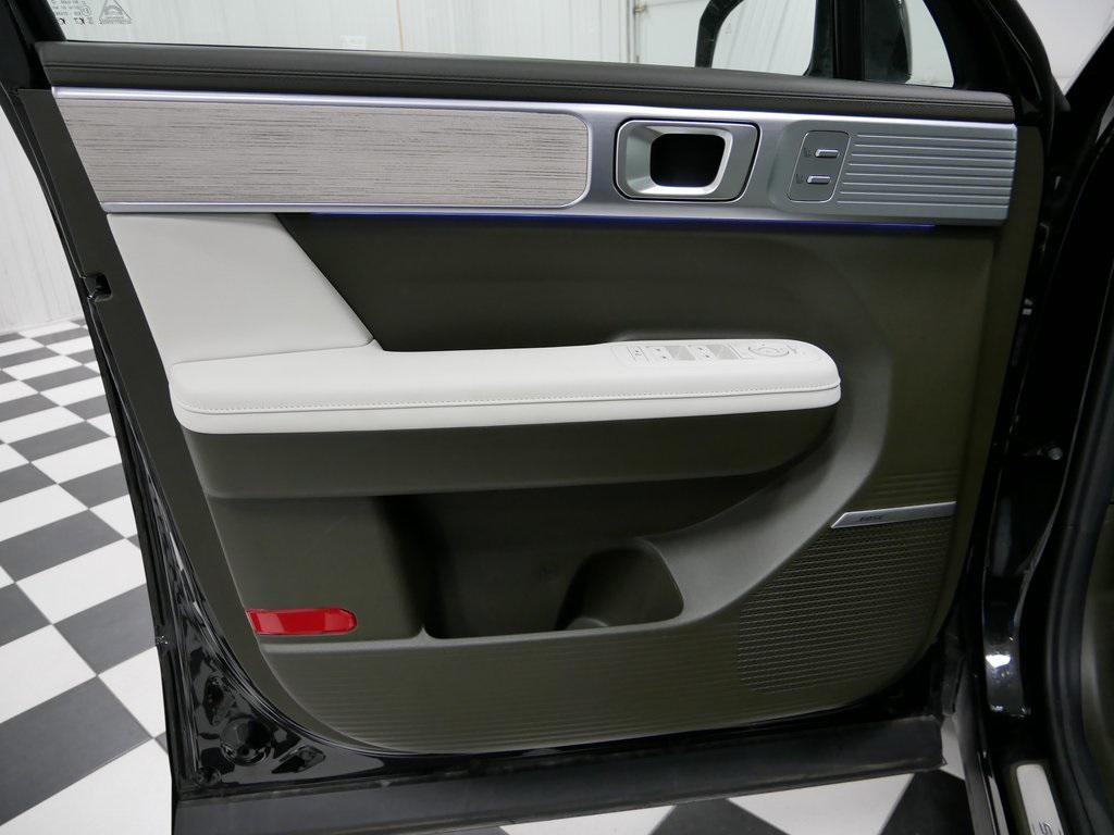 used 2024 Hyundai Santa Fe car, priced at $39,990