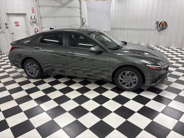 new 2026 Hyundai ELANTRA HEV car, priced at $25,799