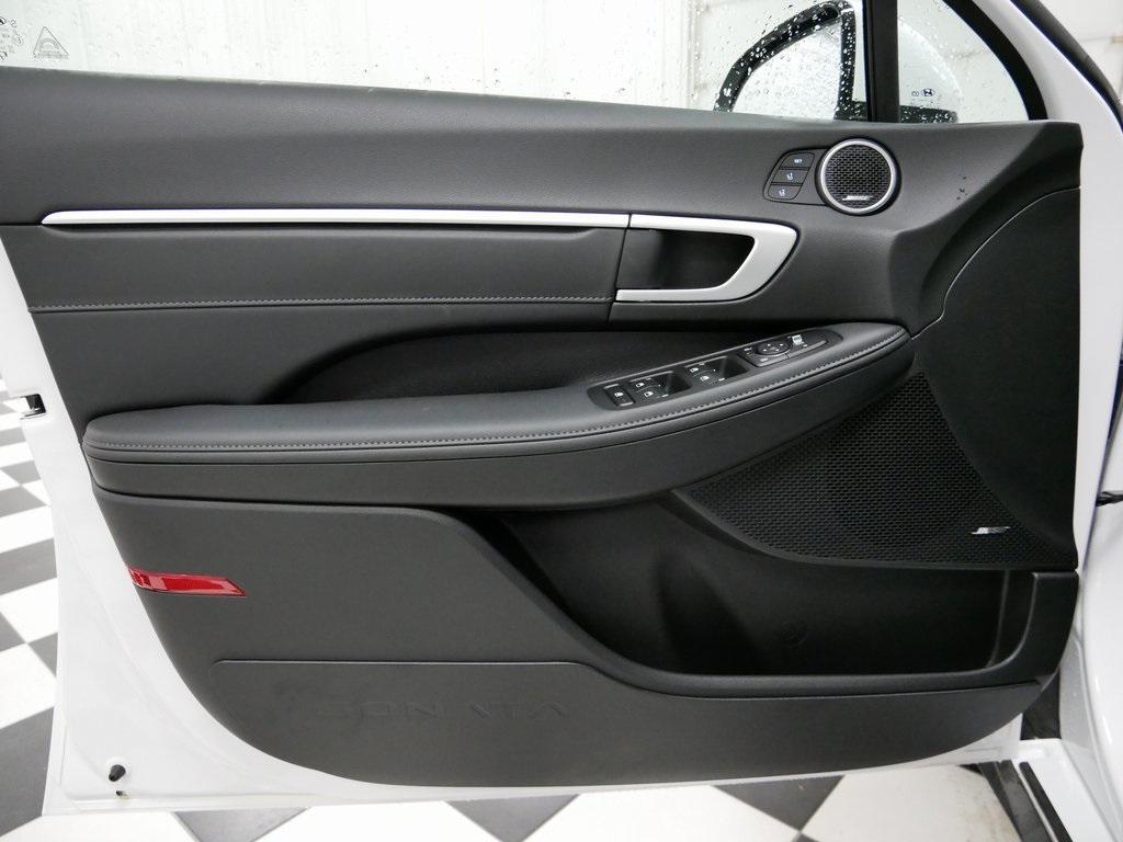 new 2025 Hyundai Sonata Hybrid car, priced at $35,929