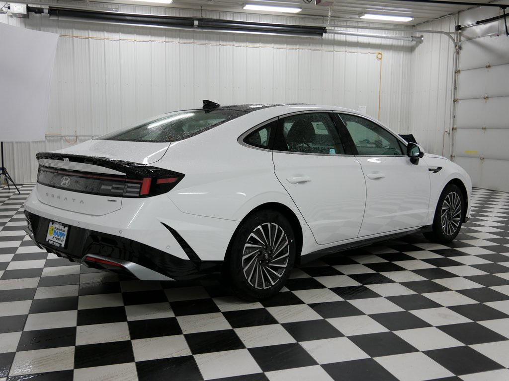 new 2025 Hyundai Sonata Hybrid car, priced at $35,929