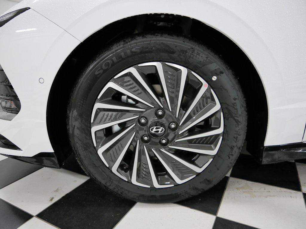 new 2025 Hyundai Sonata Hybrid car, priced at $35,929