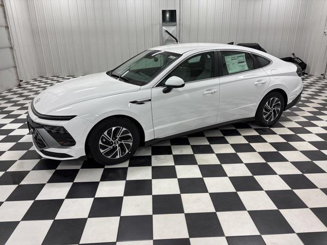 new 2026 Hyundai Sonata Hybrid car, priced at $30,166