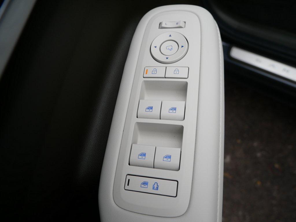 used 2024 Hyundai Santa Fe car, priced at $38,500