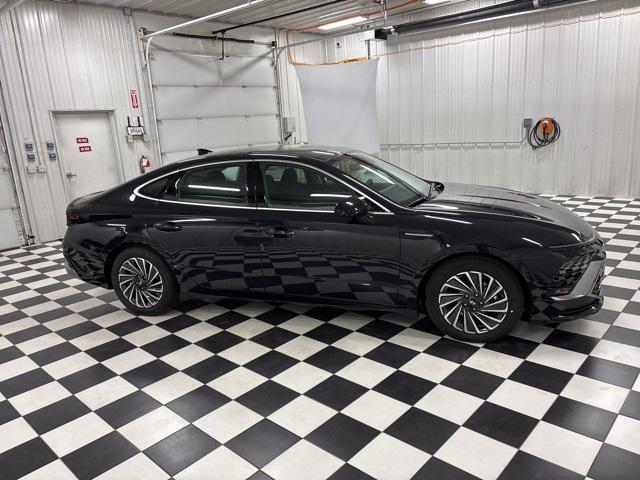 new 2025 Hyundai Sonata Hybrid car, priced at $29,066