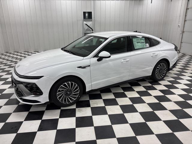 new 2025 Hyundai Sonata Hybrid car, priced at $29,831