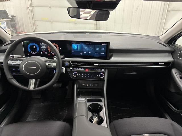 new 2025 Hyundai Sonata Hybrid car, priced at $29,831