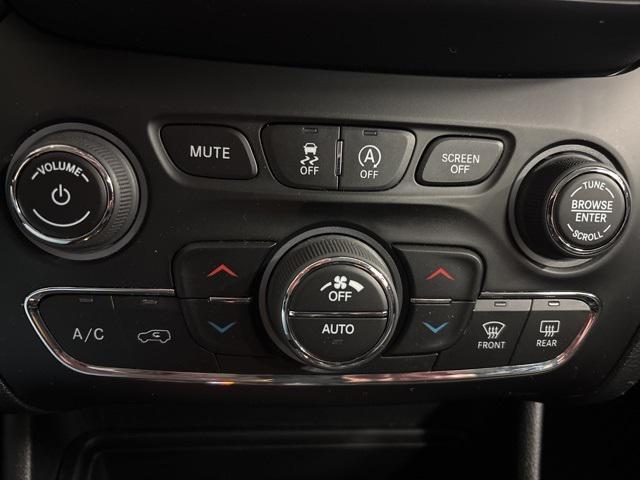 used 2022 Jeep Cherokee car, priced at $25,450