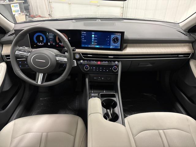 new 2025 Hyundai Sonata Hybrid car, priced at $29,066