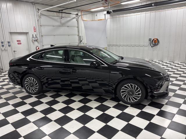 new 2026 Hyundai Sonata Hybrid car, priced at $32,833
