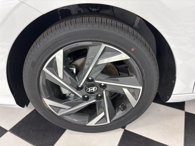 new 2025 Hyundai Elantra car, priced at $25,195