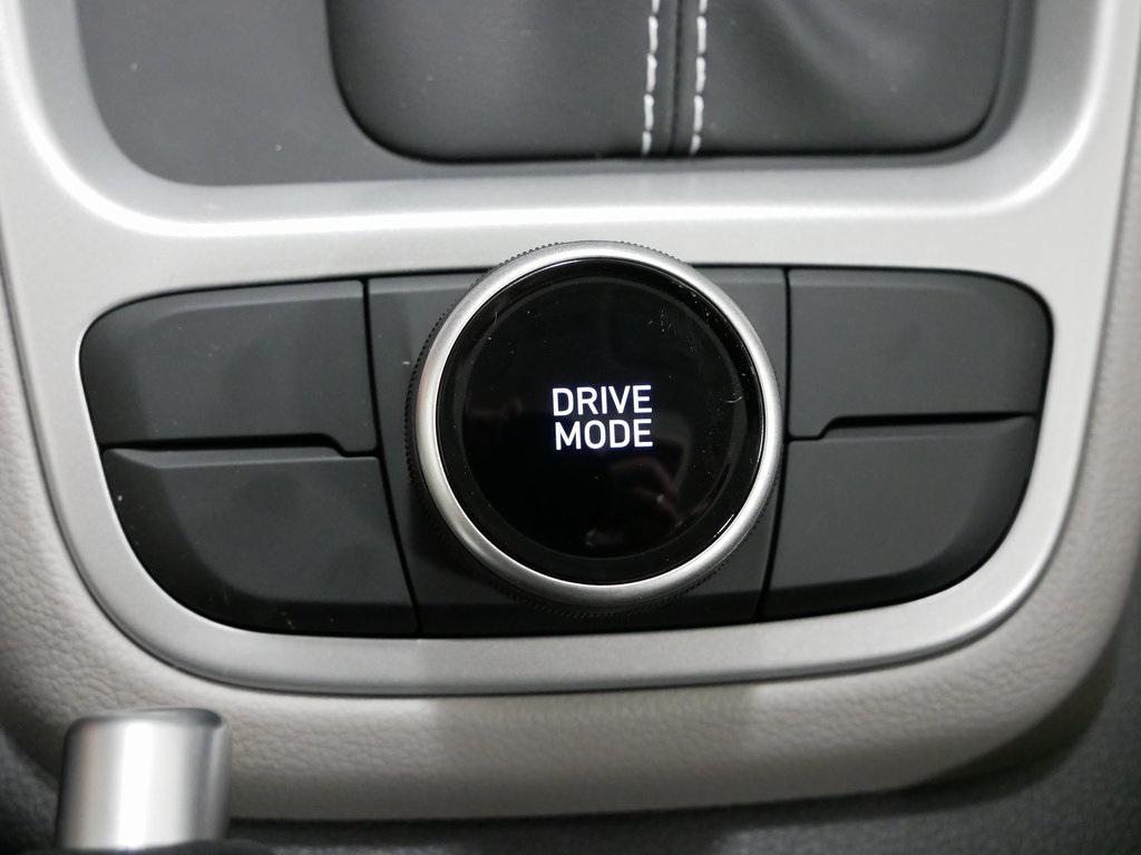 new 2025 Hyundai Venue car, priced at $23,555