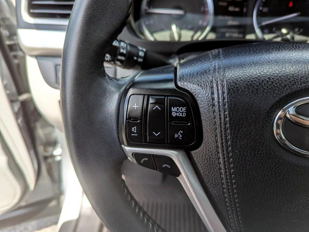 used 2018 Toyota Highlander car, priced at $26,998