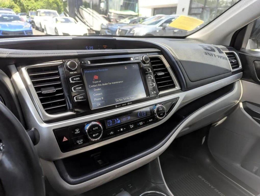 used 2018 Toyota Highlander car, priced at $26,998
