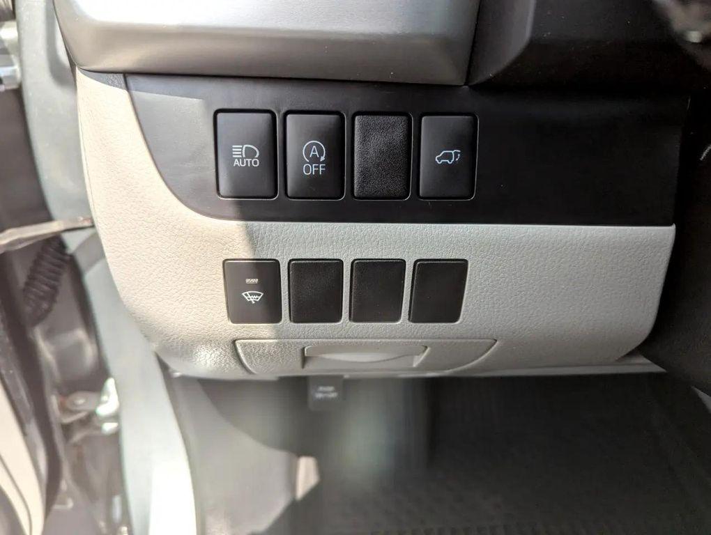 used 2018 Toyota Highlander car, priced at $26,998