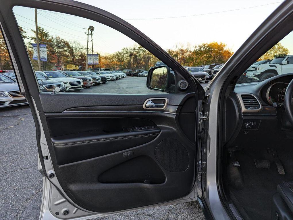 used 2017 Jeep Grand Cherokee car, priced at $11,498