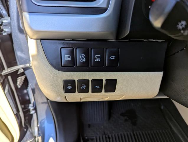 used 2017 Toyota Highlander car, priced at $27,998
