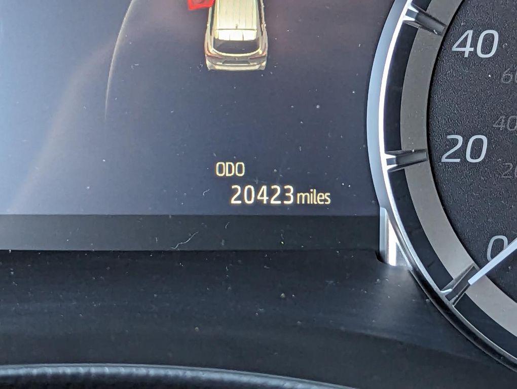 used 2023 Toyota Highlander car, priced at $34,998