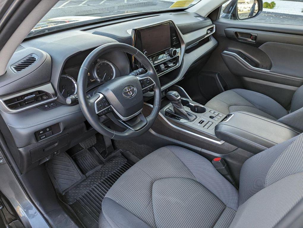 used 2023 Toyota Highlander car, priced at $34,998