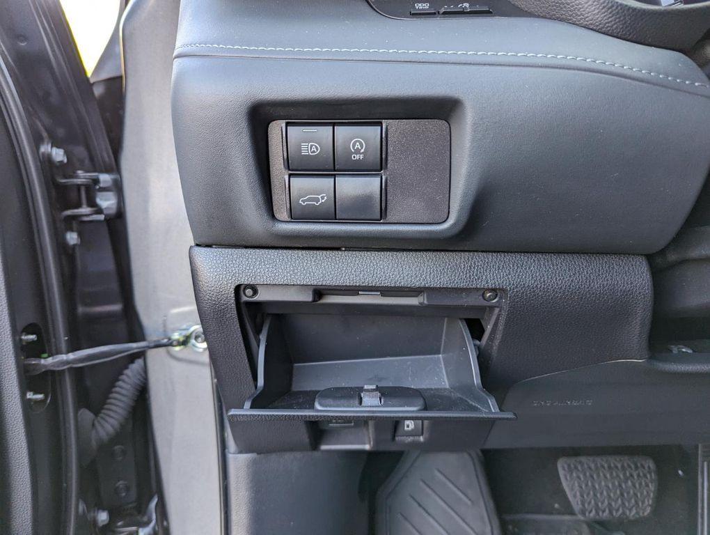 used 2023 Toyota Highlander car, priced at $34,998