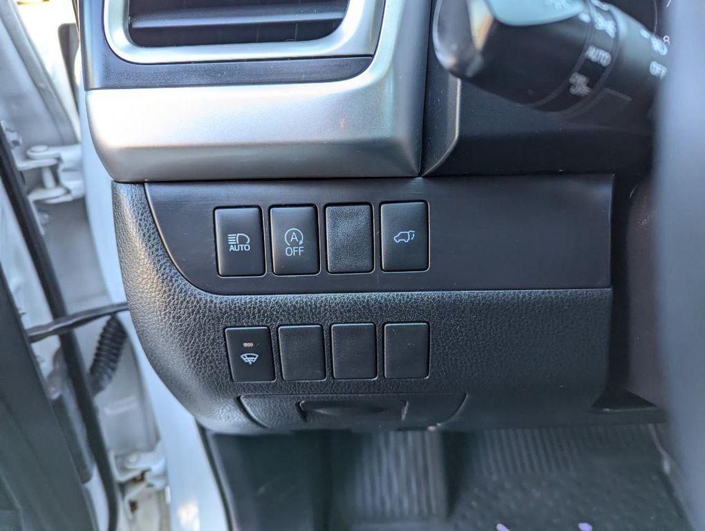 used 2018 Toyota Highlander car, priced at $27,998