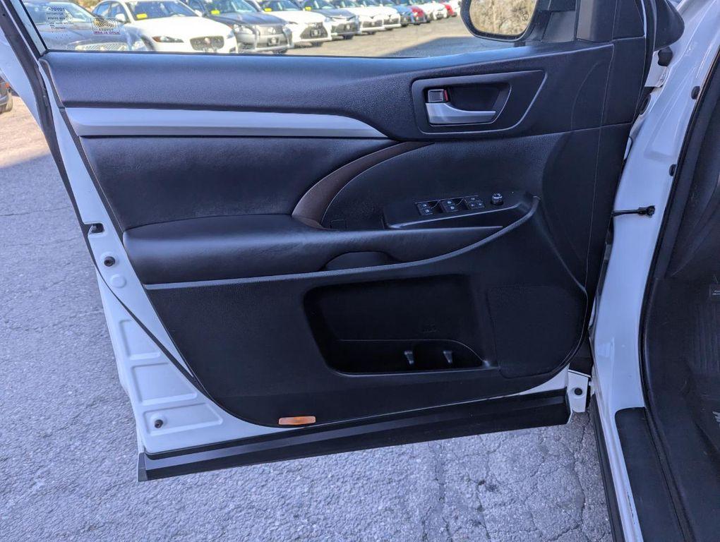 used 2018 Toyota Highlander car, priced at $27,998