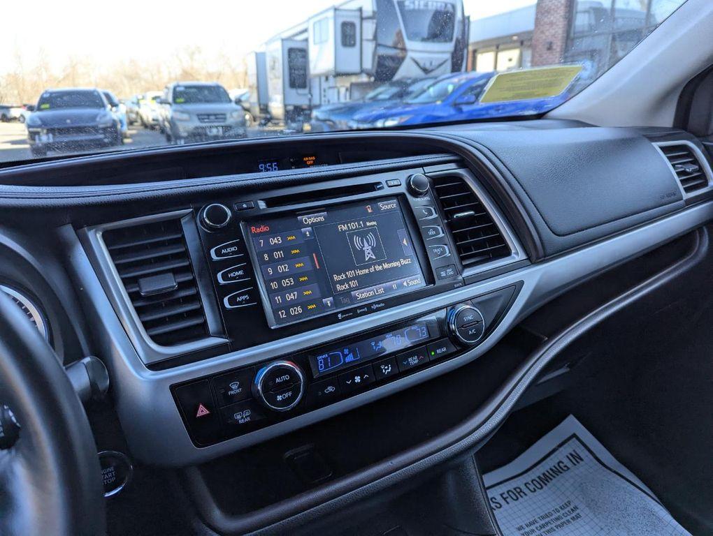 used 2018 Toyota Highlander car, priced at $27,998