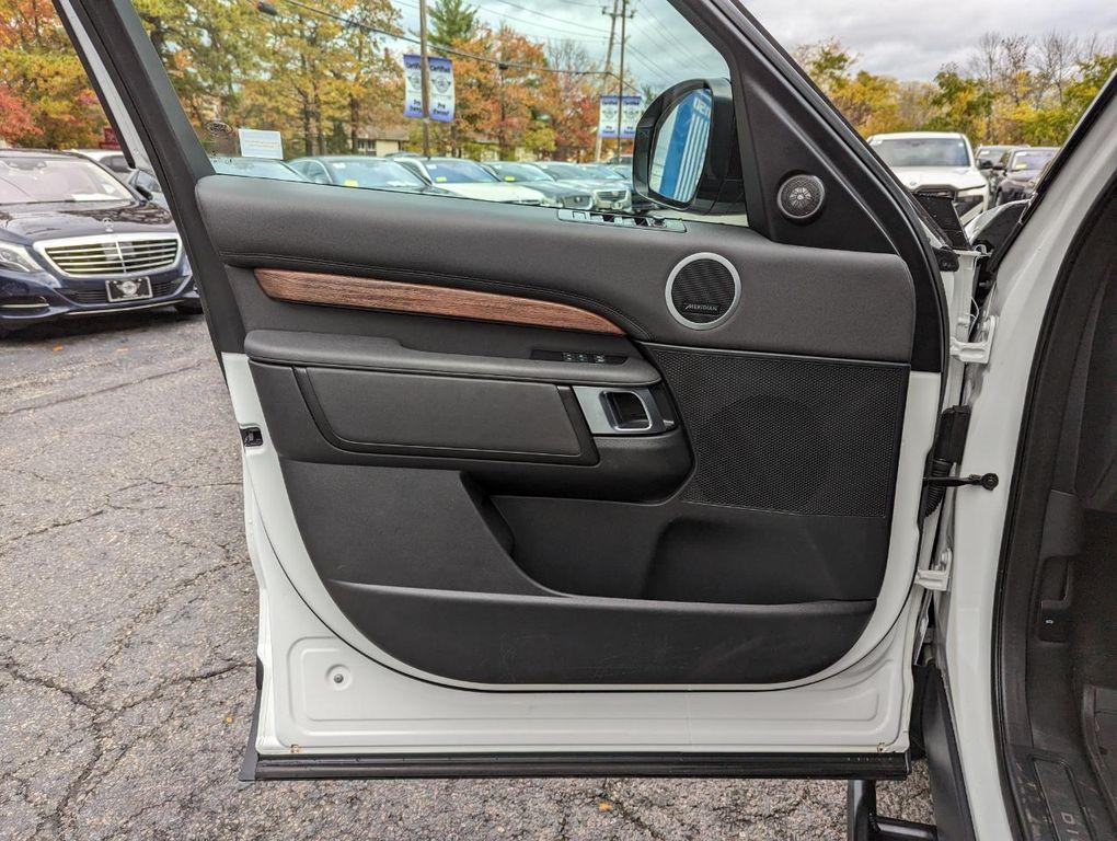 used 2019 Land Rover Discovery car, priced at $24,998