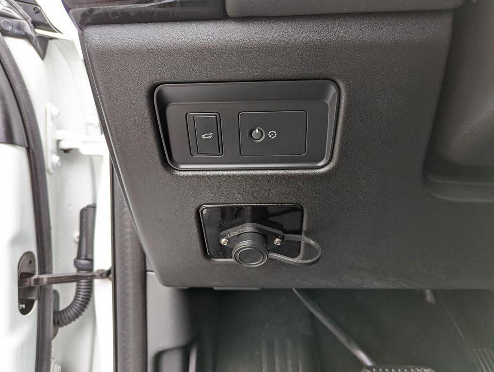 used 2019 Land Rover Discovery car, priced at $24,998