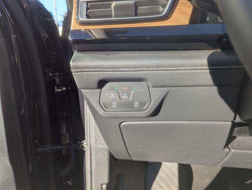 used 2024 Volkswagen Atlas car, priced at $35,798