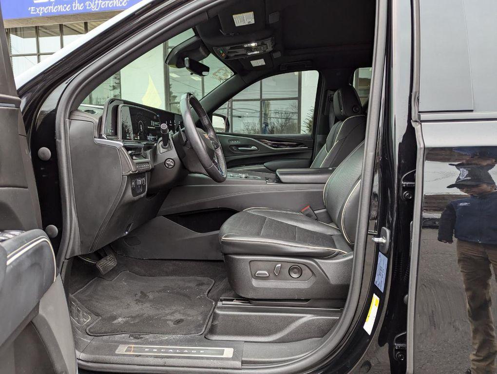 used 2023 Cadillac Escalade car, priced at $79,998