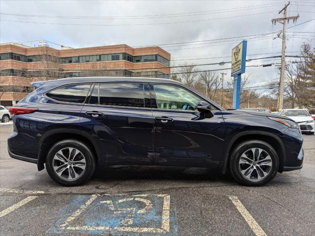 used 2022 Toyota Highlander car, priced at $38,998