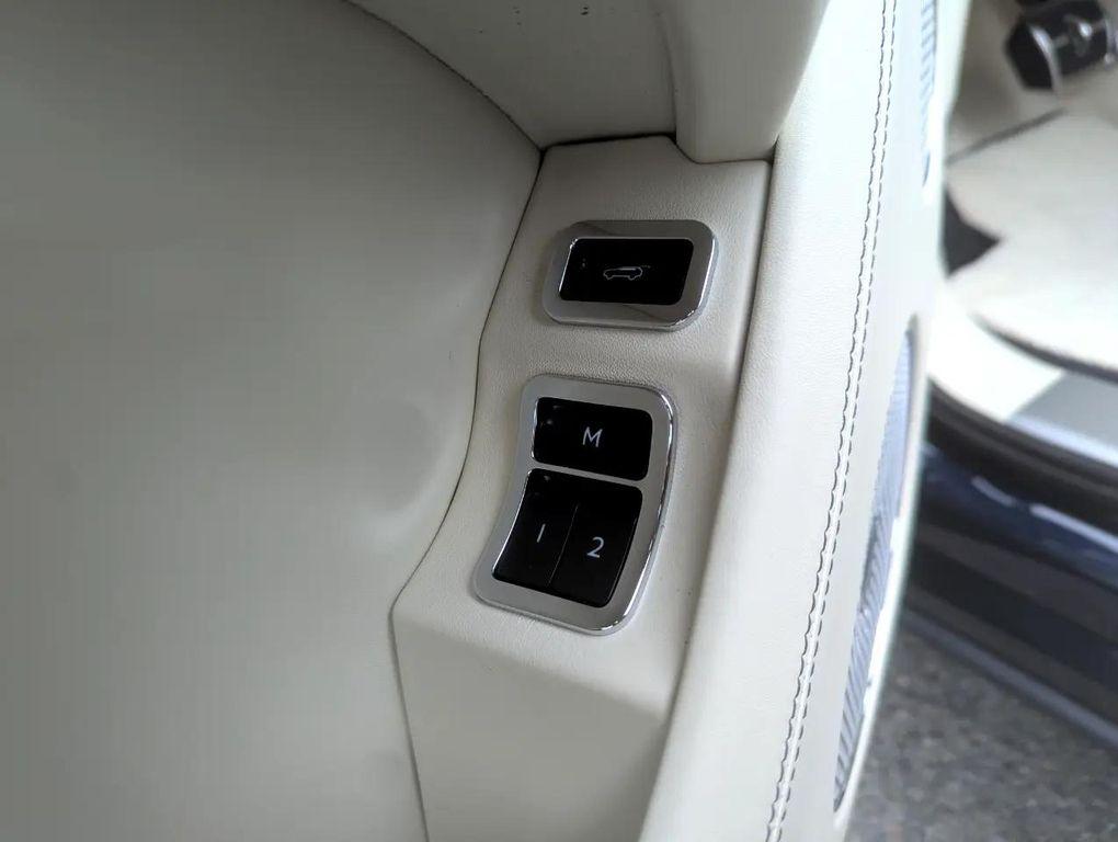 used 2023 Bentley Bentayga car, priced at $199,998