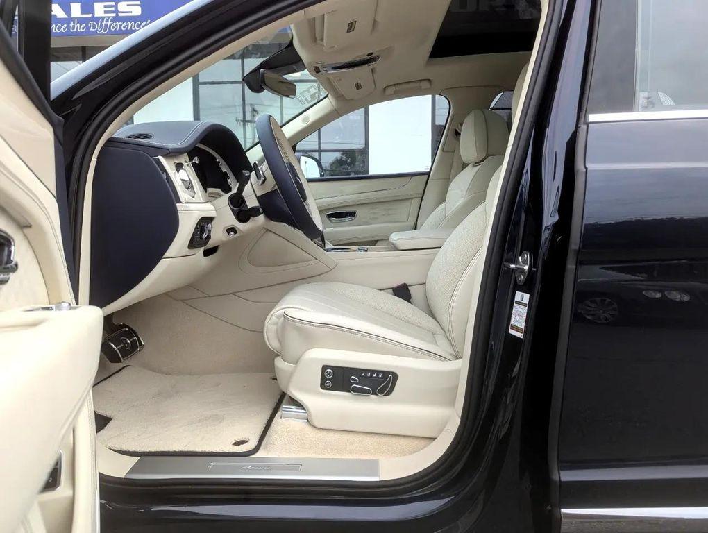 used 2023 Bentley Bentayga car, priced at $199,998