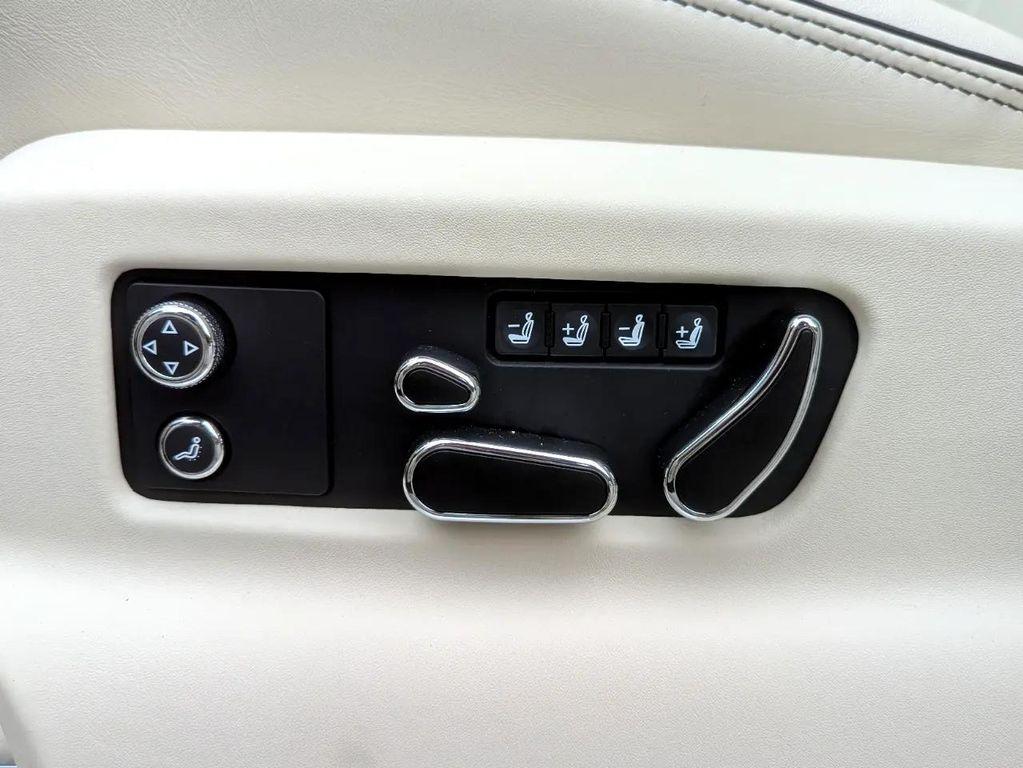 used 2023 Bentley Bentayga car, priced at $199,998