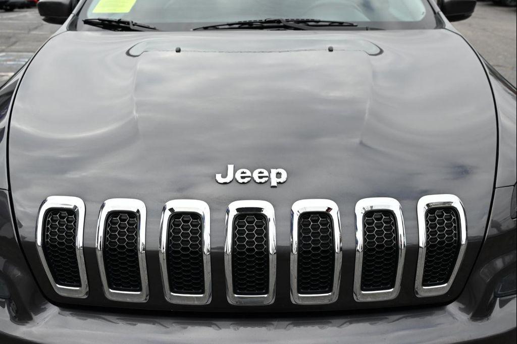 used 2015 Jeep Cherokee car, priced at $12,998