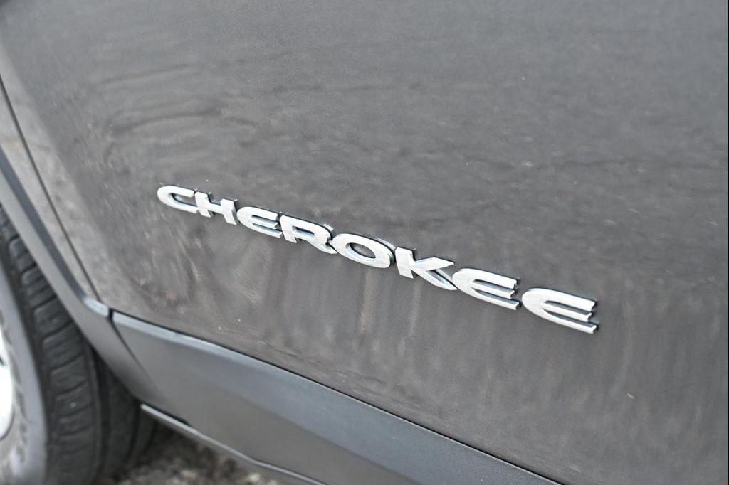 used 2015 Jeep Cherokee car, priced at $12,998