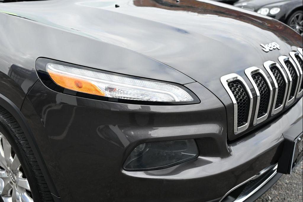 used 2015 Jeep Cherokee car, priced at $12,998