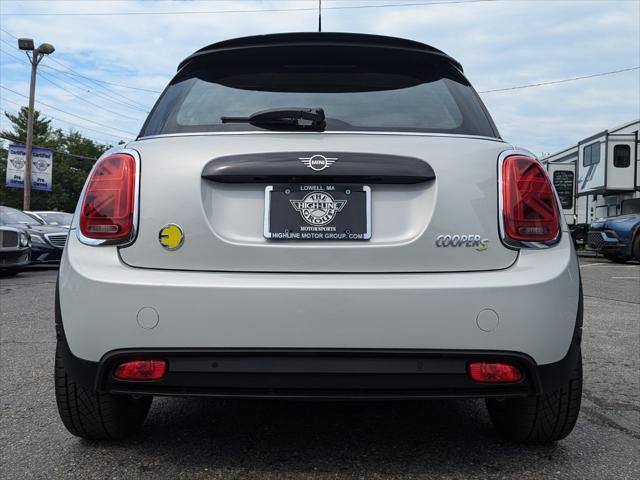 used 2022 MINI Hardtop car, priced at $28,998