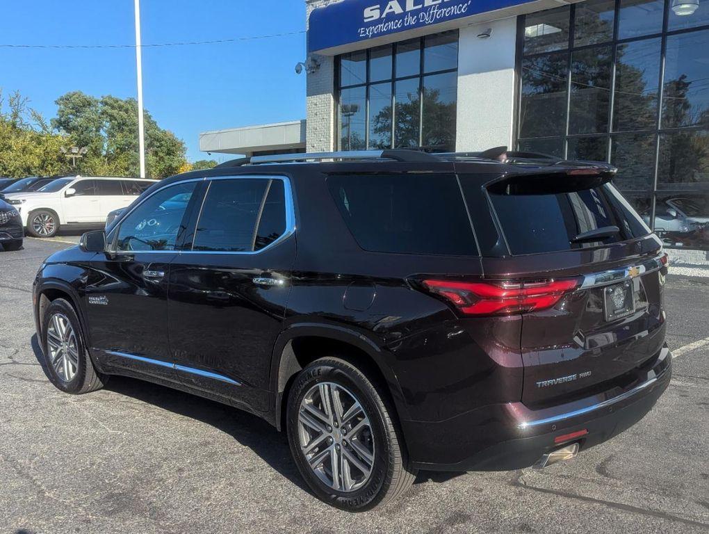 used 2022 Chevrolet Traverse car, priced at $33,698