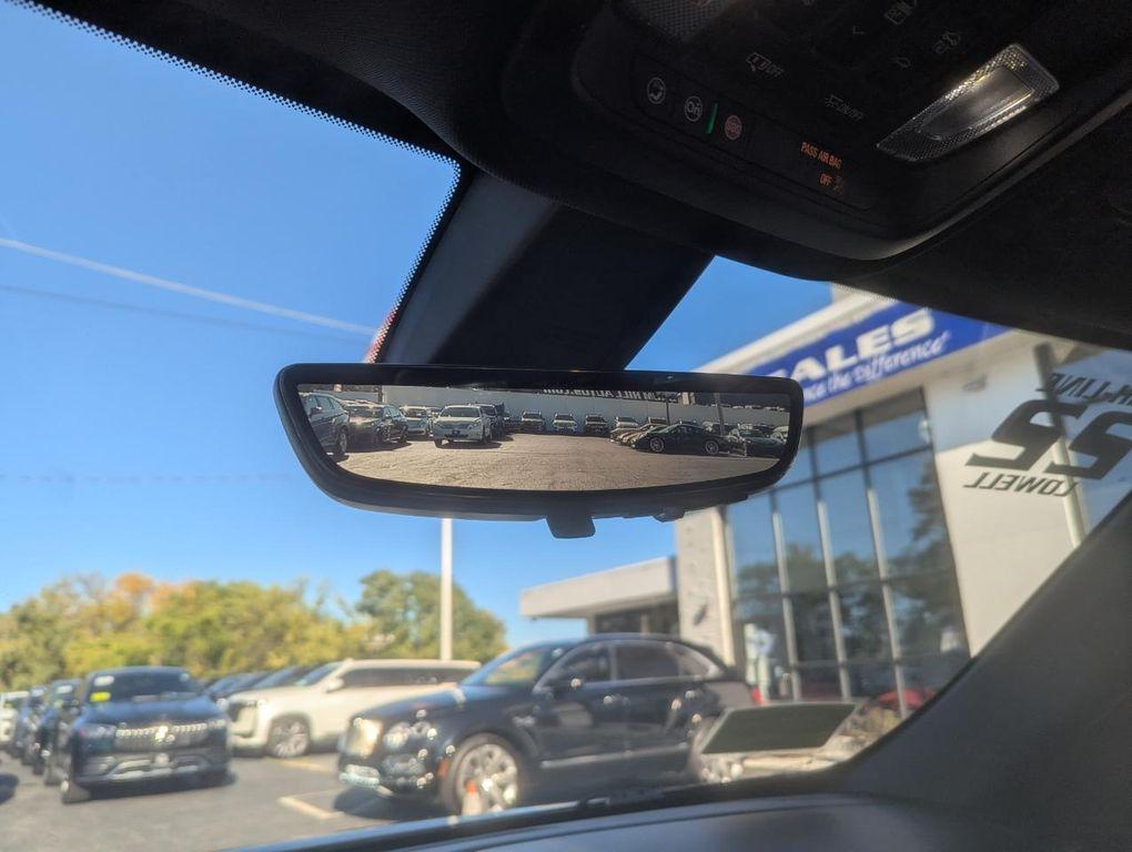 used 2022 Chevrolet Traverse car, priced at $33,698