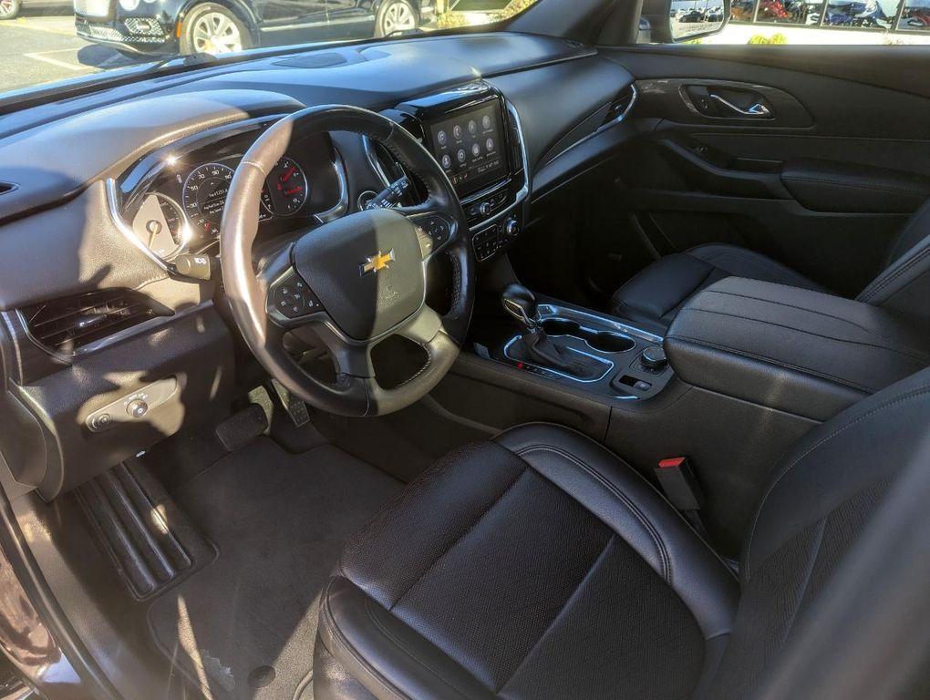 used 2022 Chevrolet Traverse car, priced at $33,698