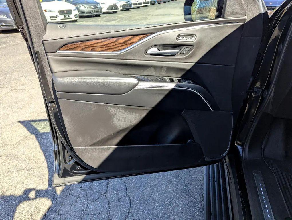 used 2022 Cadillac Escalade car, priced at $69,998
