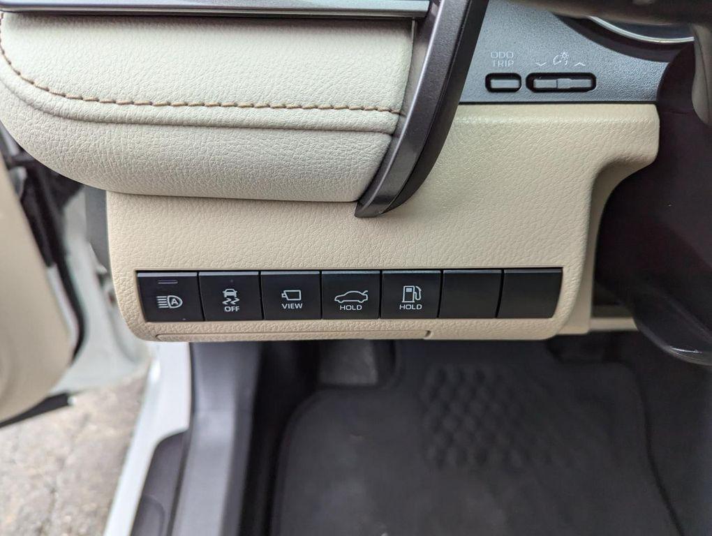 used 2019 Toyota Camry Hybrid car, priced at $25,698