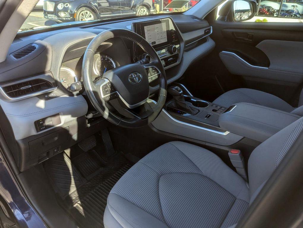 used 2023 Toyota Highlander Hybrid car, priced at $33,698