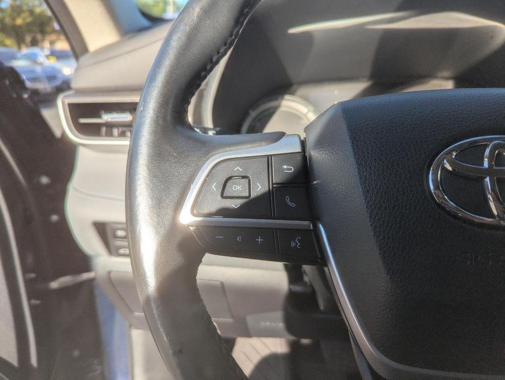 used 2023 Toyota Highlander Hybrid car, priced at $33,698